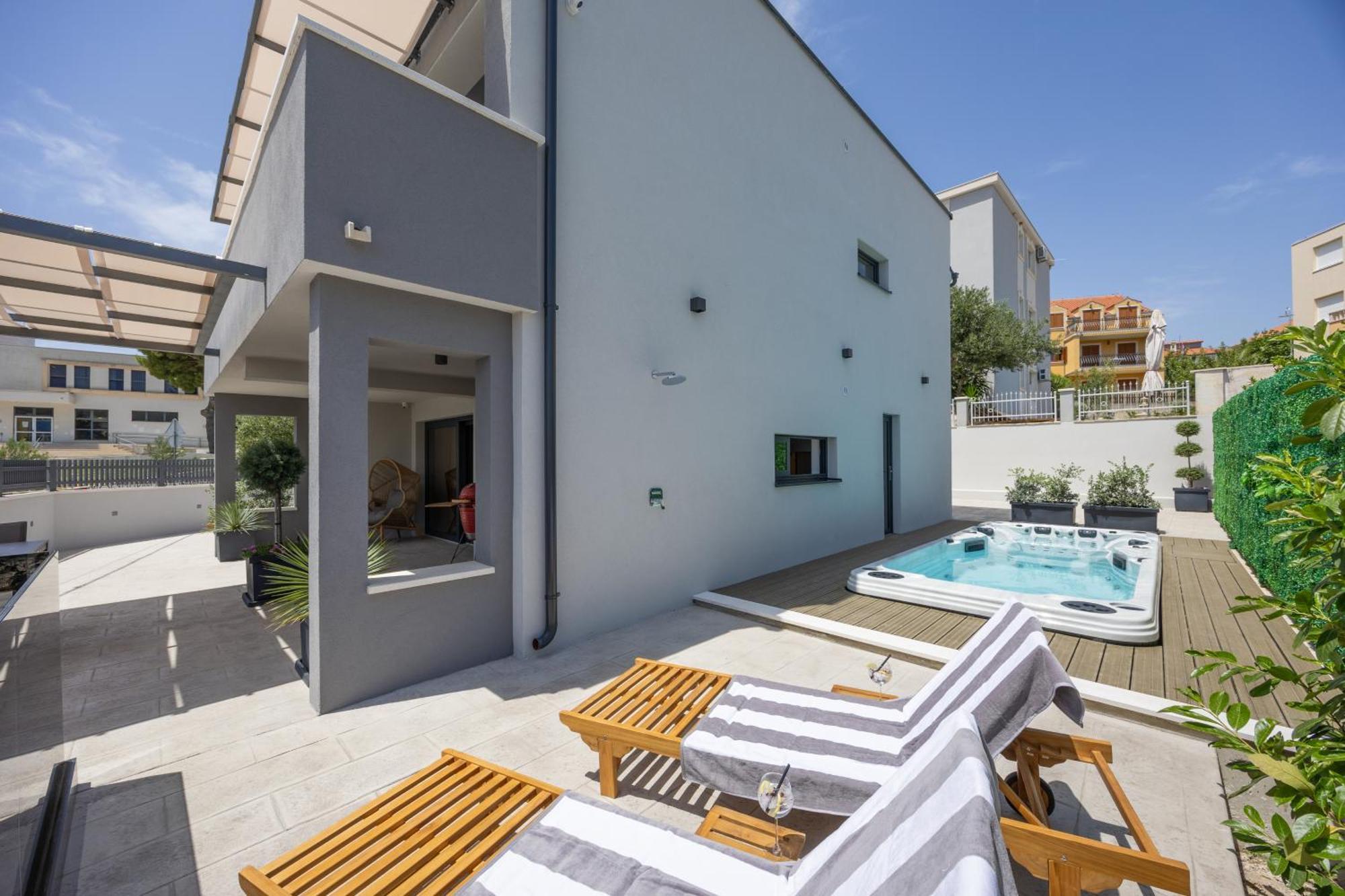 Villa Roma Sauna And Hydrotherapy Pool Trogir Extérieur photo